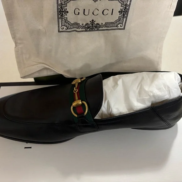 Gucci Black Leather Loafers with Gold and Green Accent  display picture 2